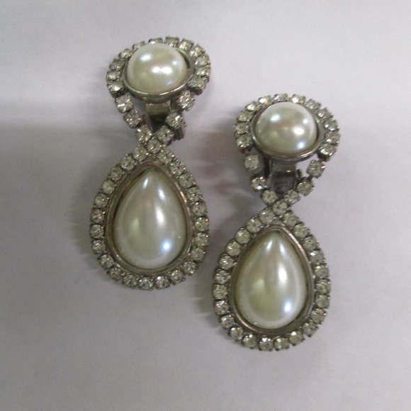 Jewelry - Elegant Clip on Earrings
